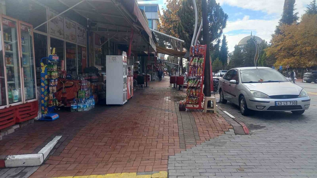 GEDİZ'DE 4.0 BÜYÜKLÜĞÜNDE DEPREM