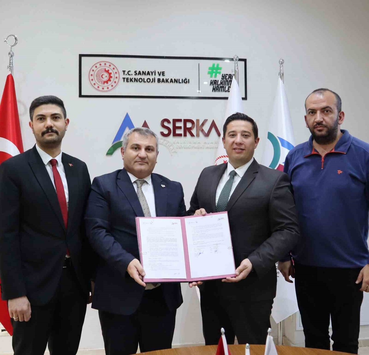 GENÇLİK KARS’I GÖKYÜZÜNDEN İHA'LAR İLE TANITIYOR: TEKNİK DESTEK SÖZLEŞMESİ İMZALANDI