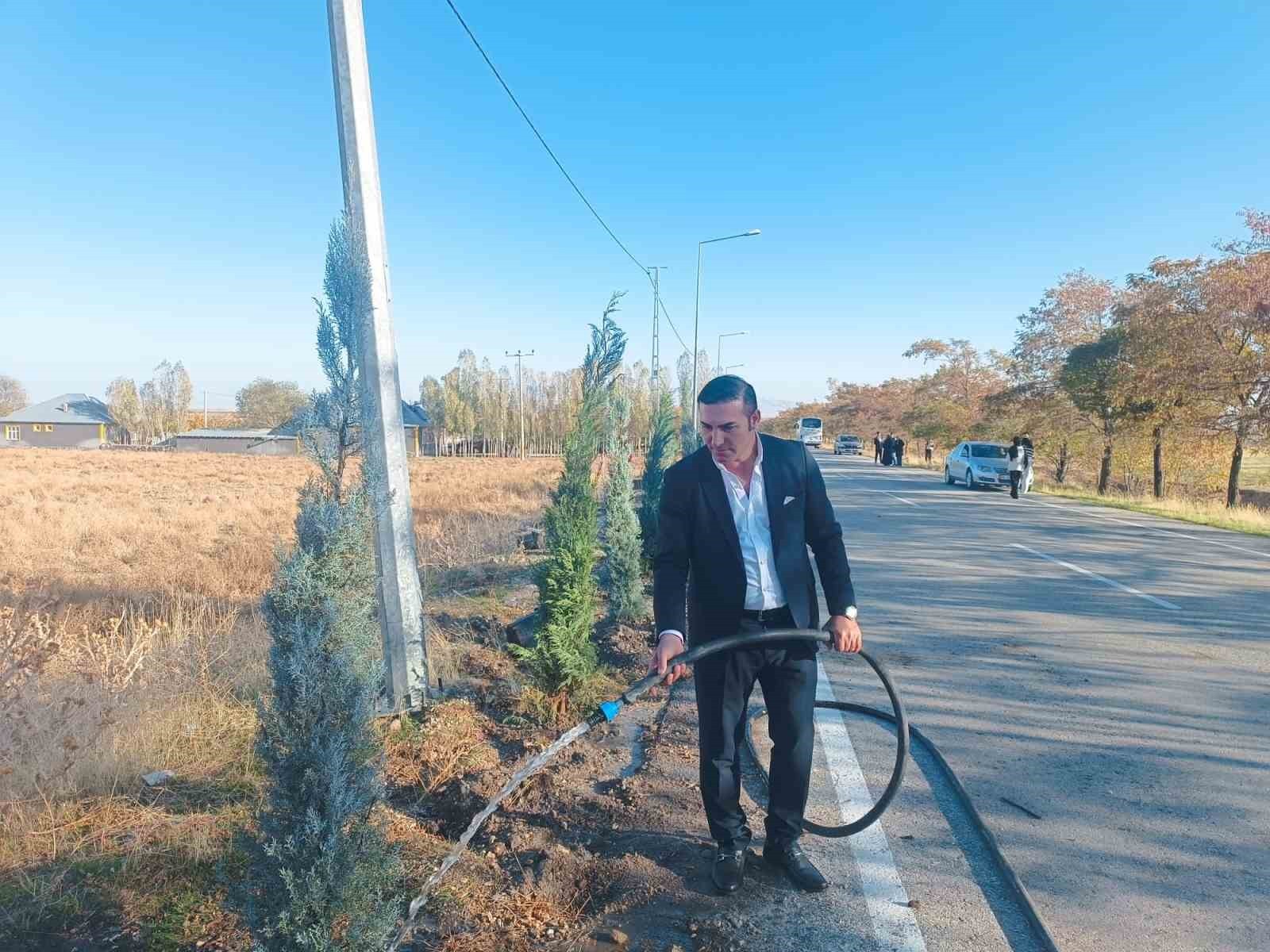 GENÇLİK VE SPOR BAKANLIĞINA BAĞLI ADİLCEVAZ YURT MÜDÜRLÜĞÜ ÖĞRENCİLERİ, AYDINLAR BELDESİNDE 500...