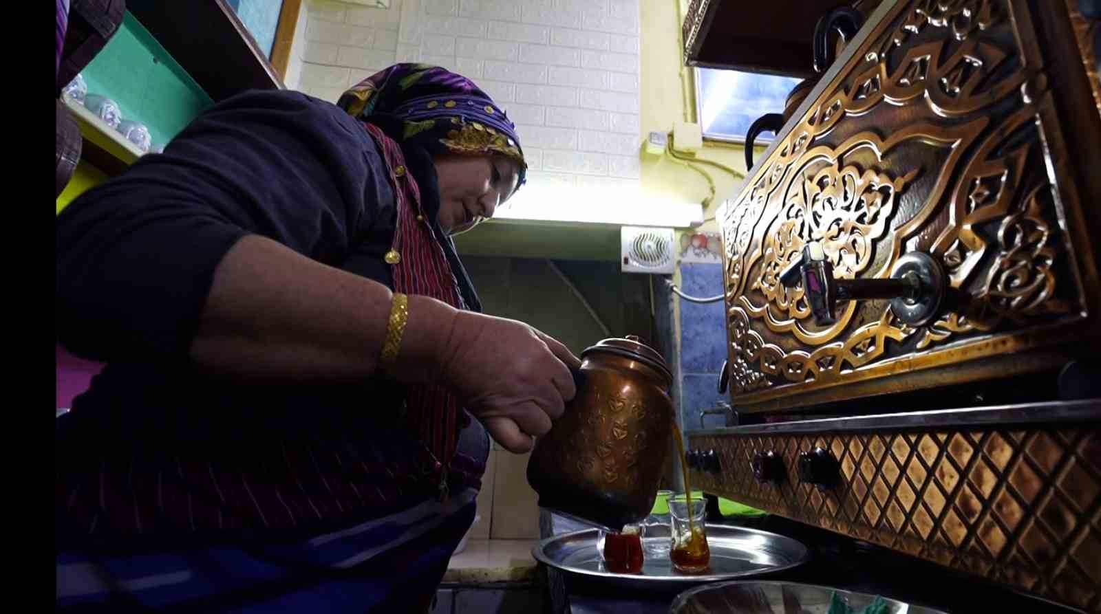 GİRESUN’UN TURİZM CENNETİ KULAKKAYA YAYLASI GÜZERGAHINDA ÇAYOCAĞI İŞLETMECİLİĞİ YAPAN 47 YAŞINDAKİ...