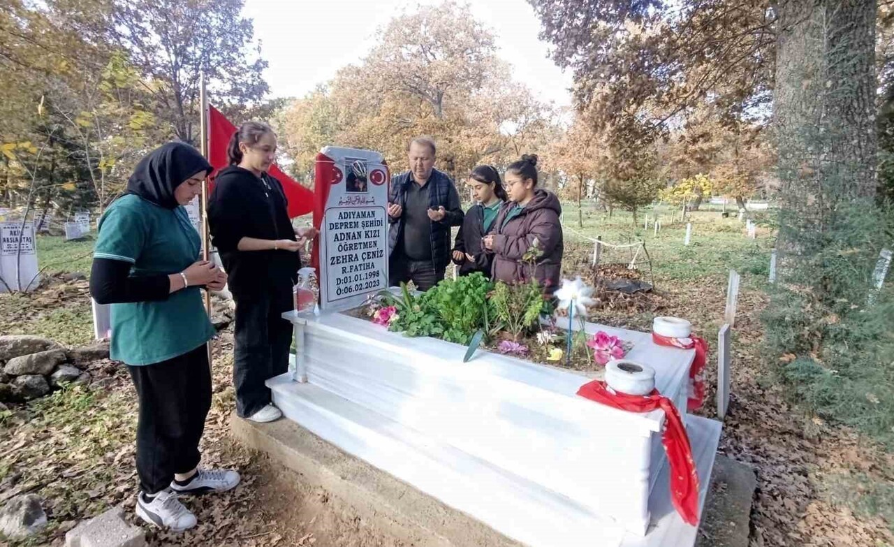 GÖRDES’E BAĞLI GÜNEŞLİ ANADOLU LİSESİ ÖĞRENCİLERİ, 24 KASIM ÖĞRETMENLER GÜNÜ DOLAYISIYLA ŞEHİT...