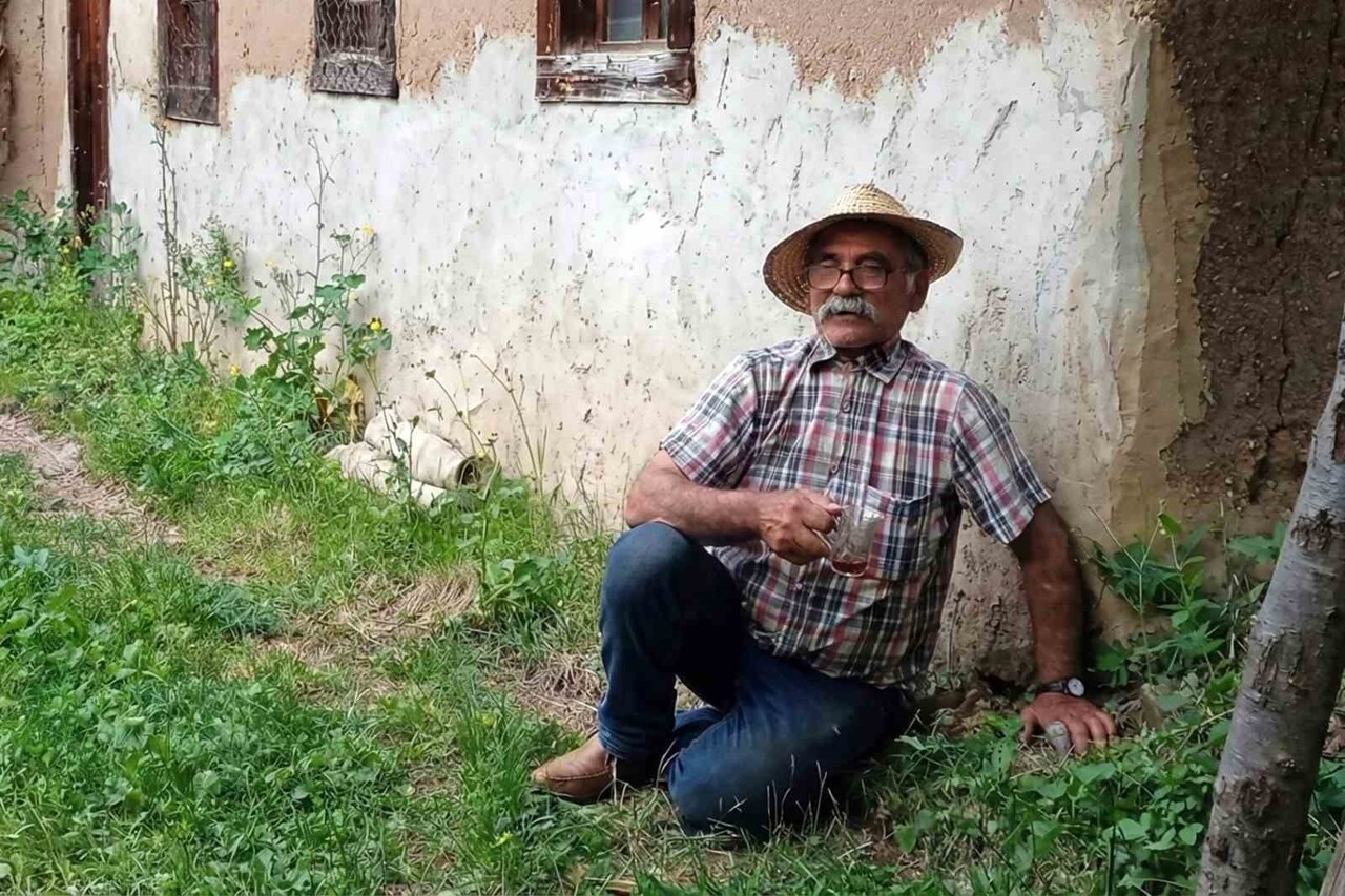 GÜMÜŞHANE’NİN MERKEZE BAĞLI ÇAMLIKÖY KÖYÜNDE DÜN AKŞAMDAN BERİ KENDİSİNDEN HABER ALINAMAYAN YAŞLI...