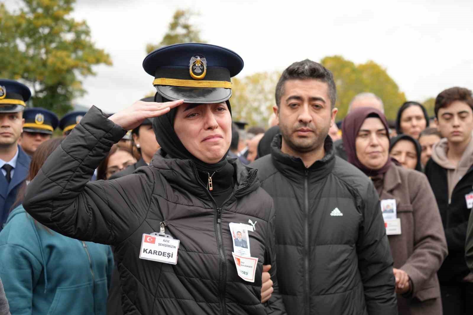 GÜRCİSTAN'DA ASKERİ UÇAĞIN DÜŞMESİ SONUCU ŞEHİT OLAN ASKERLERDEN ASTSUBAY ÜSTÇAVUŞ EMRE ALTIOK'UN...