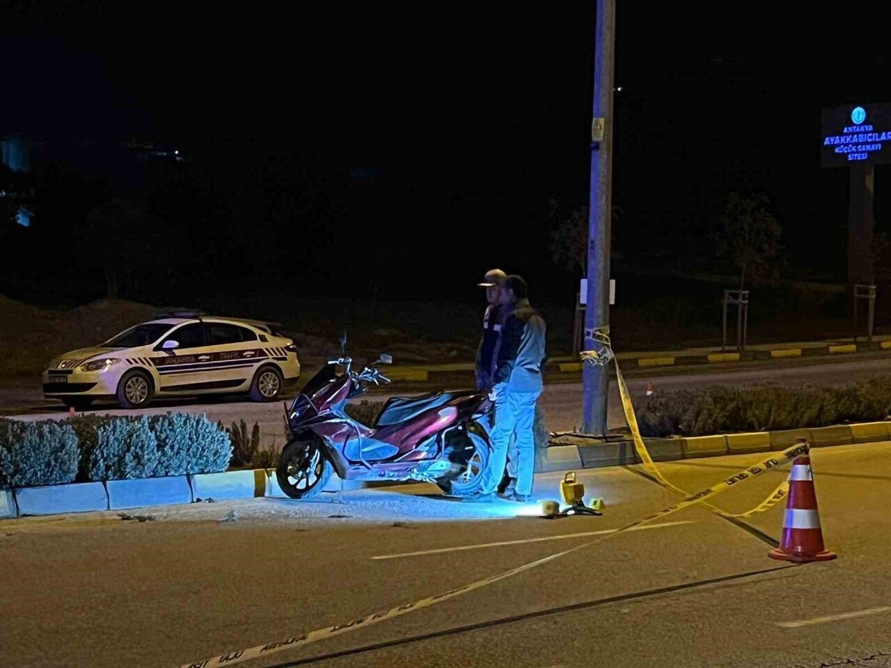 HATAY'DA DEVRİLEN MOTOSİKLETTEKİ 16 YAŞINDAKİ VE 15 YAŞINDAKİ 2 ÇOCUK ÖLDÜ.