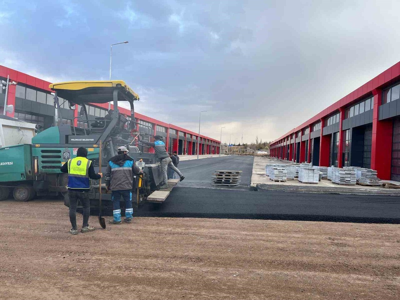 HAYATA GEÇİRDİĞİ PROJELER İLE ŞEHİRDE VE ESNAF CAMİASINDA ADINDAN SÖZ ETTİREN KAYSERİ ESNAF VE...