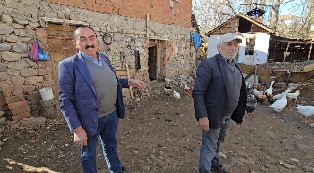 HAYDAR AÇIKEL (SAĞDA) VE BAYRAM AÇIKEL (SOLDA)