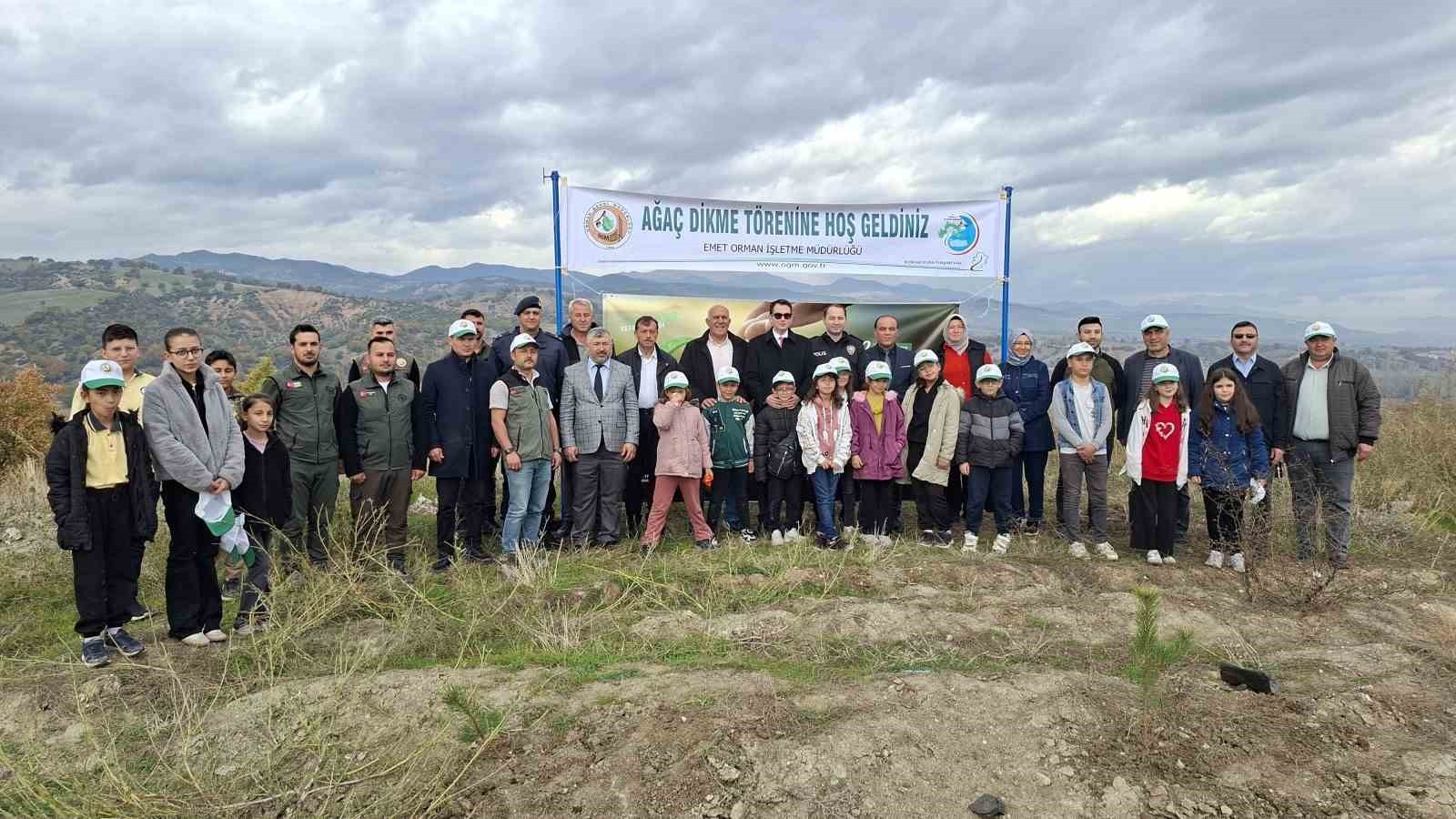 HİSARCIK’TA MİLLİ AĞAÇLANDIRMA GÜNÜNDE 150 FİDAN TOPRAKLA BULUŞTU