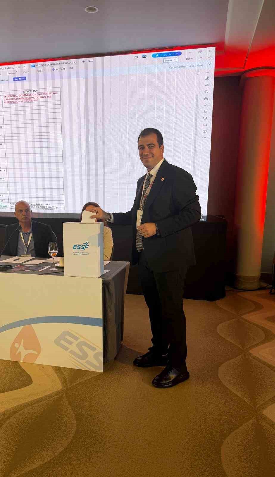 İLHAN DEMİR, AVRUPA OKUL SPORLARI FEDERASYONU YÖNETİM KURULU ÜYELİĞİNE SEÇİLDİ.