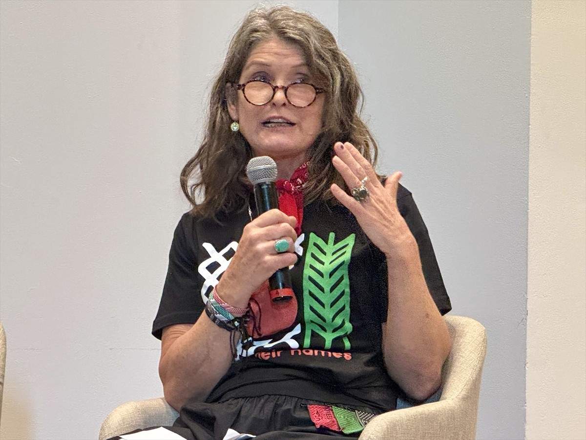 İrlandalı aktivist ve osteopat Mary Evers'ın (fotoğrafta) Gazze'de öldürülenlerin isimlerini...