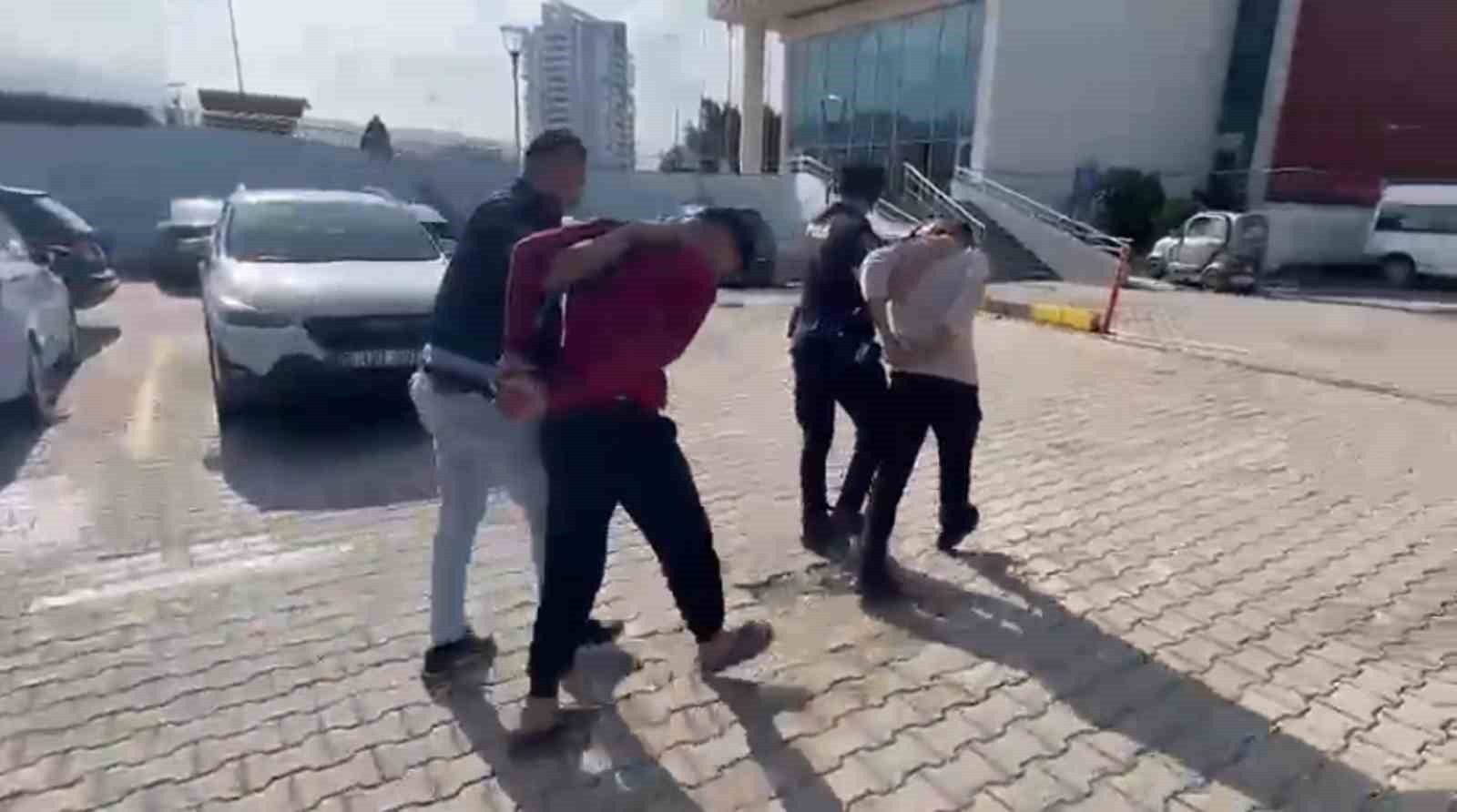 İSKENDERUN’DA ARANAN 2 ŞAHIS YAKALANDI