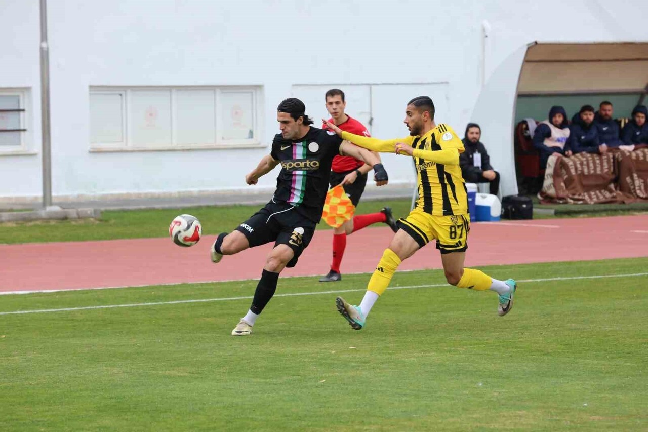 ISPARTA 32 SPOR: 1  ALİAĞA FK: 1