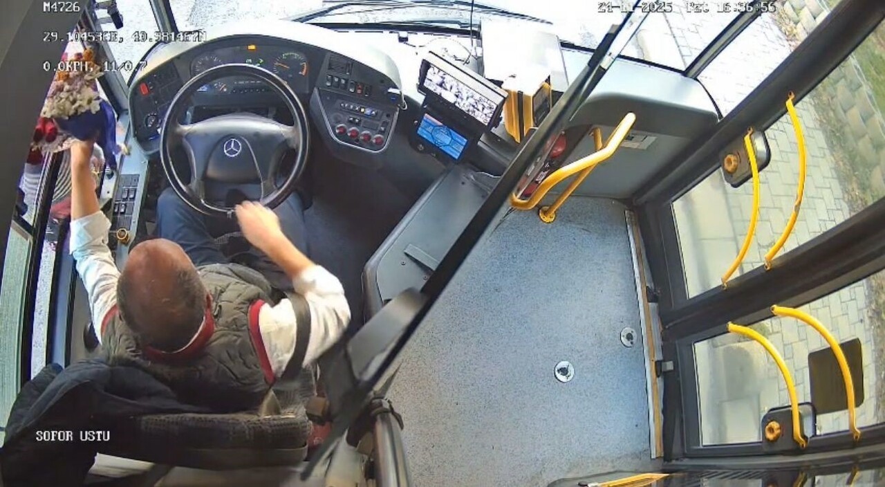 İSTANBUL'UN YENİDOĞAN-KOZYATAĞI HATTINDA ÇALIŞAN İETT KAPTANI ŞAHİSMAİL AYAZTEKİN, 24 KASIM...