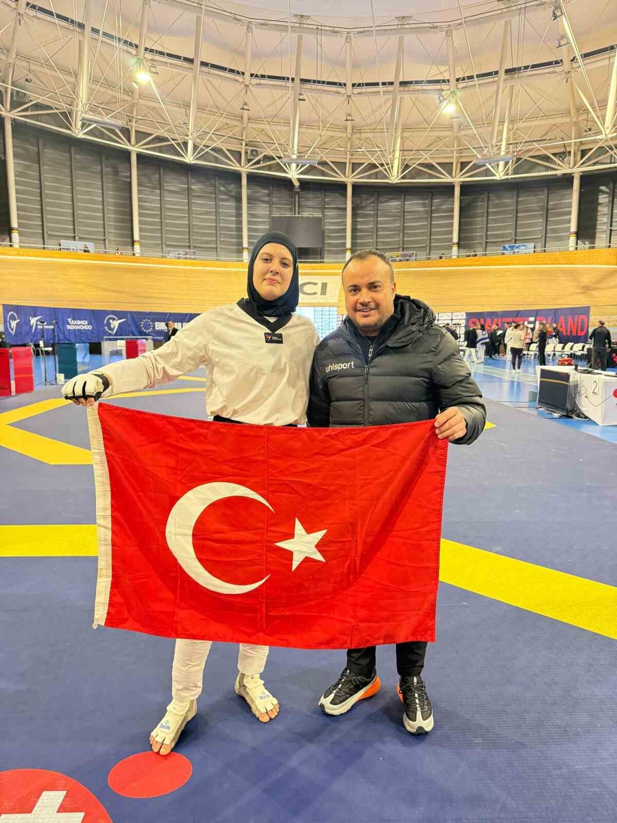 İSVİÇRE’NİN AİGLE KENTİNDE 19-21 KASIM 2025 TARİHLERİ ARASINDA DÜZENLENEN AVRUPA GENÇLER TAEKWONDO...