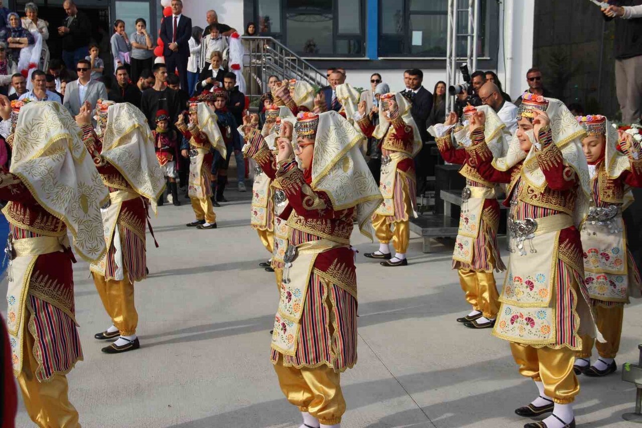 İZMİR'DE 30 EKİM 2020 YILINDA MEYDANA GELEN 6,6 BÜYÜKLÜĞÜNDEKİ DEPREMDE ZARAR GÖREN SABİHA AHMET...