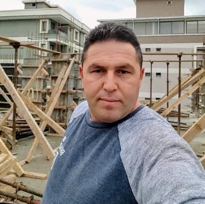 İZMİR’İN TORBALI İLÇESİNDE BİR İNŞAATTA MEYDANA GELEN İŞ KAZASINDA 49 YAŞINDAKİ İŞÇİ ENVER TAKIM...