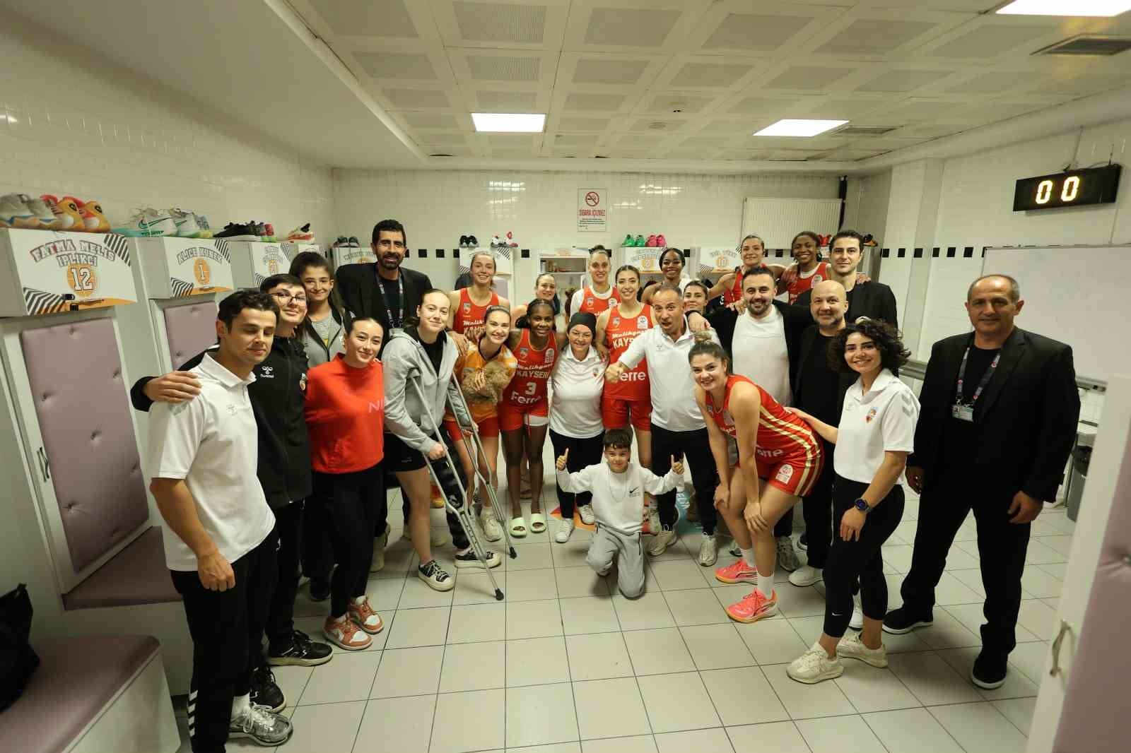 KADINLAR BASKETBOL SÜPER LİGİ EKİPLERİNDEN MELİKGAZİ KAYSERİ BASKETBOL; EVİNDE OYNADIĞI MAÇTA OGM...