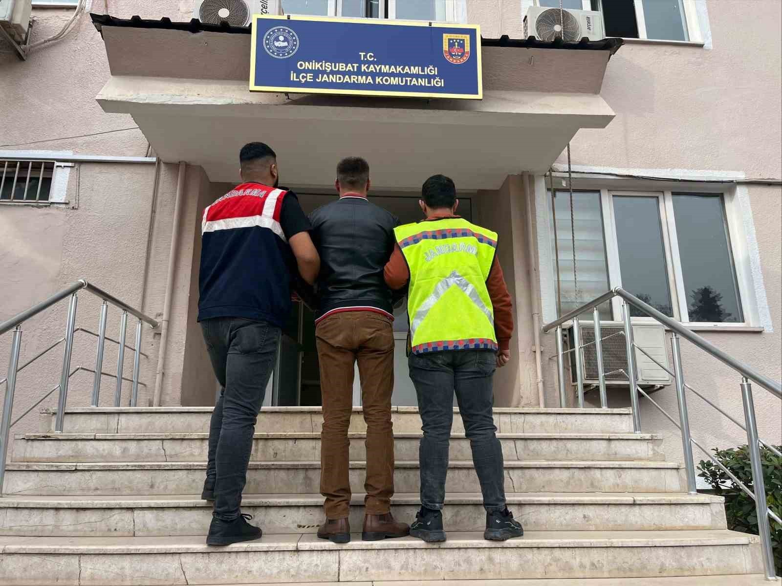 KAHRAMANMARAŞ'TA HAKKINDA KESİNLEŞMİŞ HAPİS CEZASI BULUNAN HÜKÜMLÜ YAKALANDI