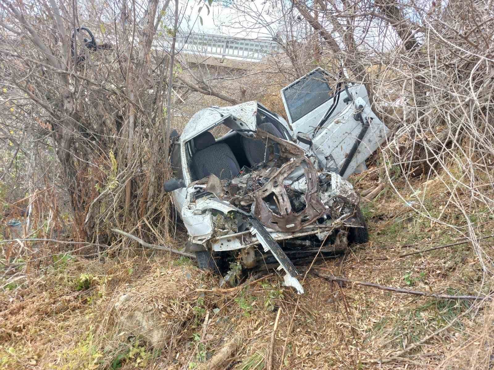 KAHRAMANMARAŞ'TA MEYDANA GELEN TRAFİK KAZASINDA ANNE HAYATINI KAYBETTİ, OĞLU AĞIR YARALANDI