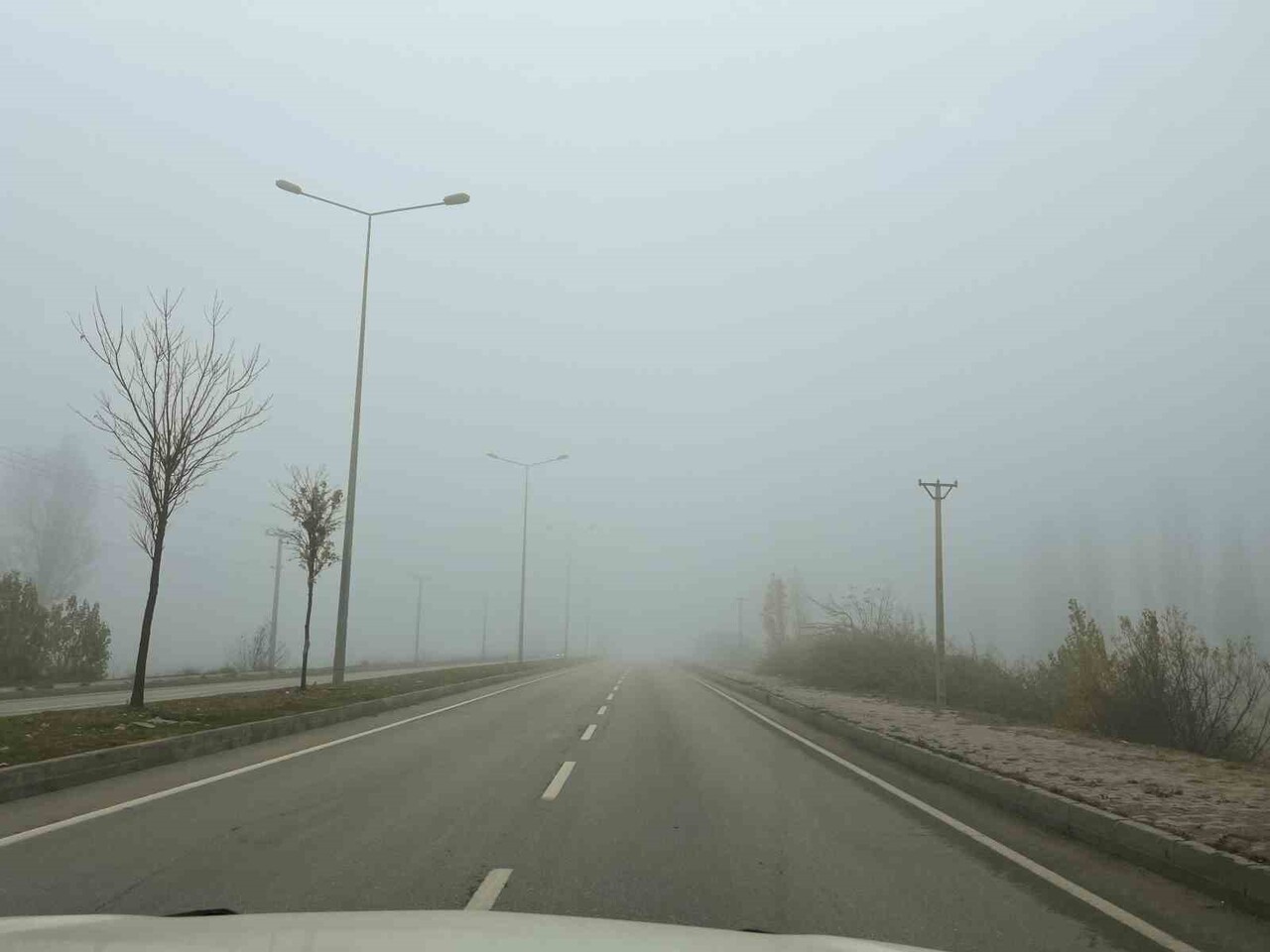 KAHRAMANMARAŞ’IN GÖKSUN İLÇESİNDE ETKİLİ OLAN SİS HAYATI OLUMSUZ ETKİLİYOR.