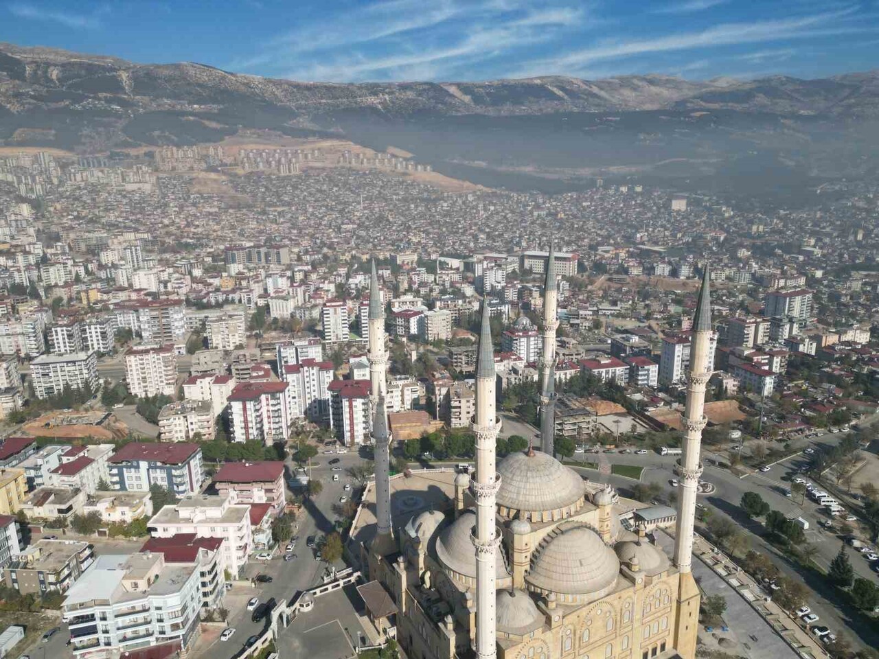 KAHRAMANMARAŞ’TA 6 ŞUBAT DEPREMLERİNİN ARDINDAN YAŞANAN NÜFUS KAYBI, 2024 YILI İTİBARIYLA VALİLİK...