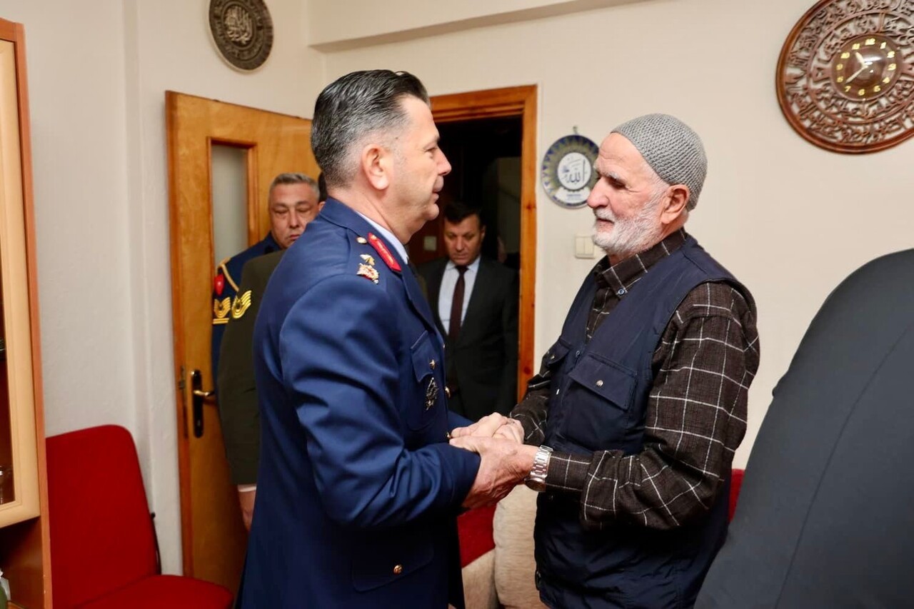 KARABÜK VALİSİ MUSTAFA YAVUZ, GÜRCİSTAN HAVA SAHASI SINIRLARI İÇİNDE KAZA KIRIMA UĞRAYAN ASKERİ...