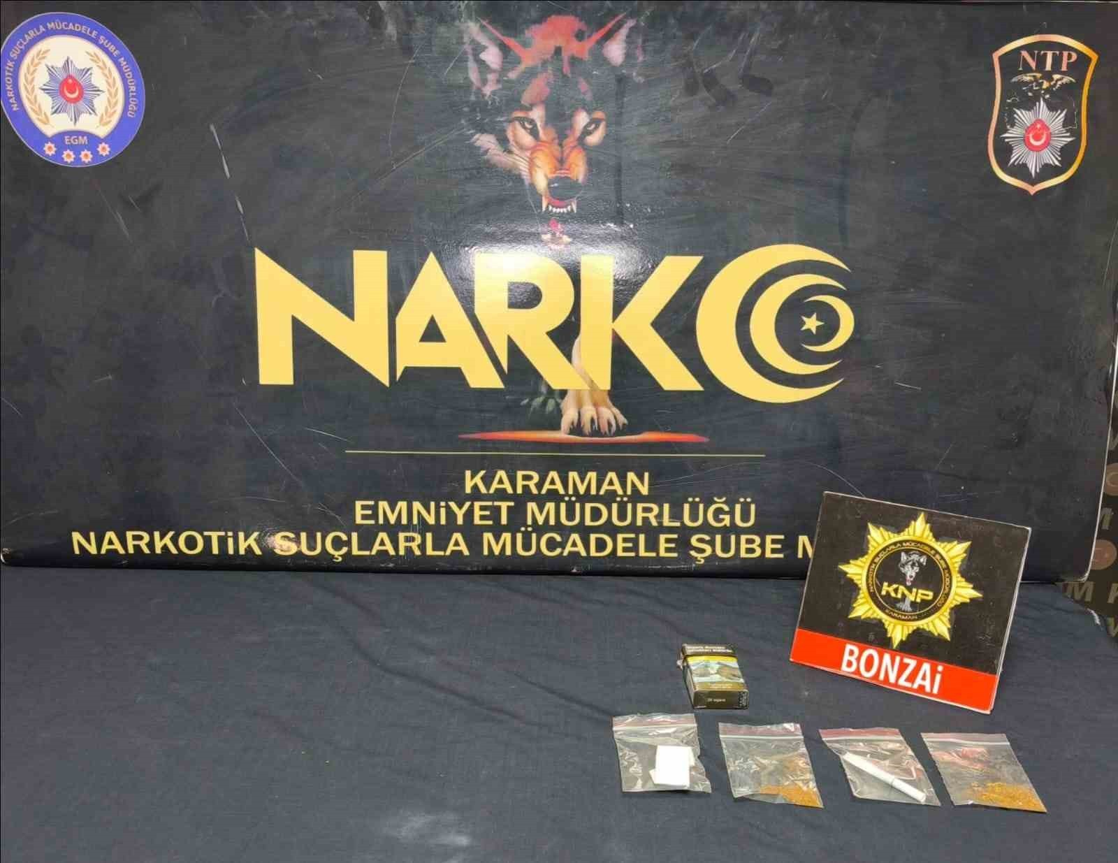 KARAMAN'DA ASAYİŞ UYGULAMALARINDA UYUŞTURUCU VE RUHSATSIZ SİLAHLAR ELE GEÇİRİLİRKEN, ARANAN 16...