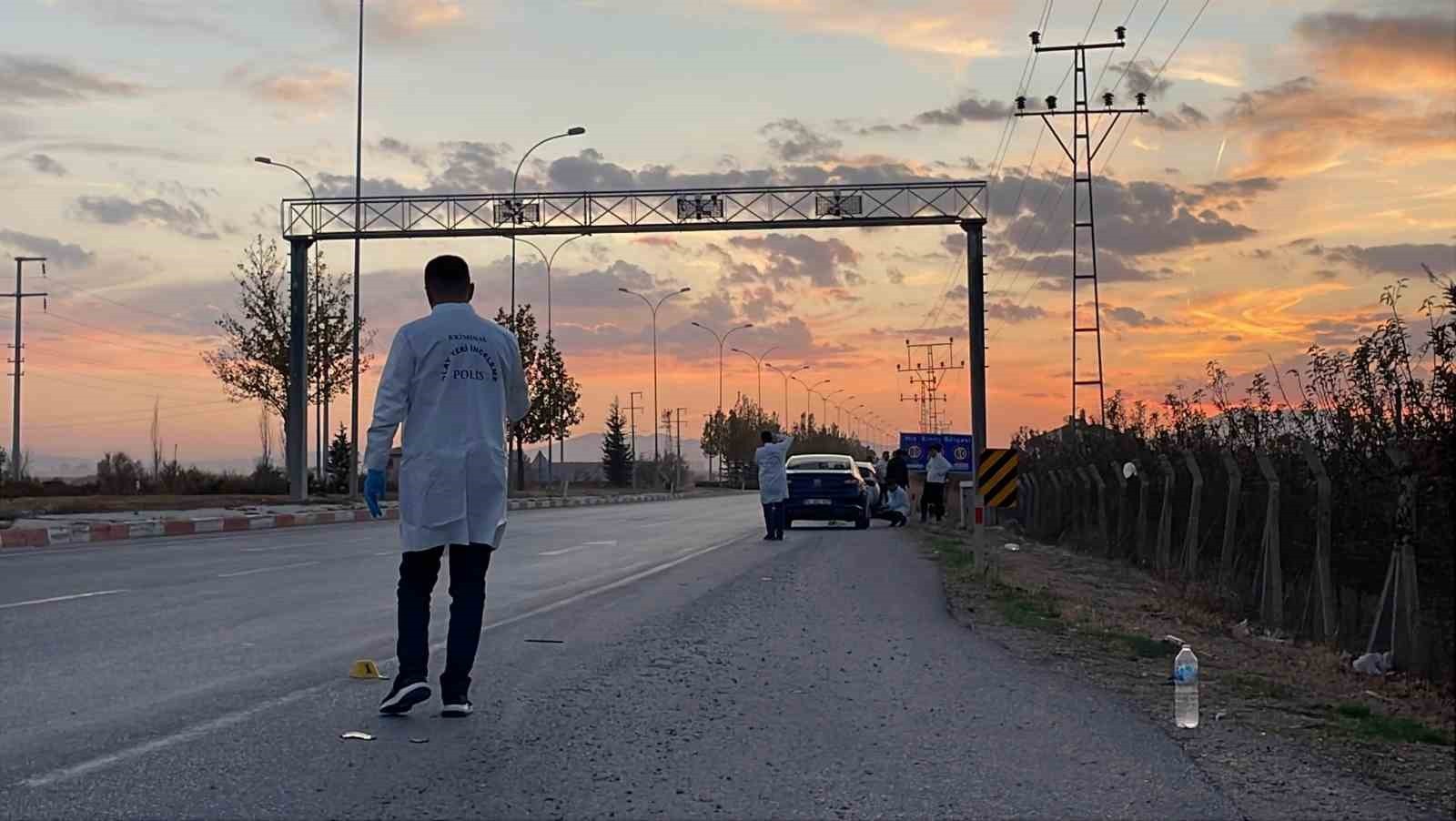 KARAMAN’DA YOLUN KARŞISINA GEÇMEK İSTERKEN OTOMOBİLİN ÇARPMASI SONUCU AĞIR YARALANAN DURSUN EROĞLU...