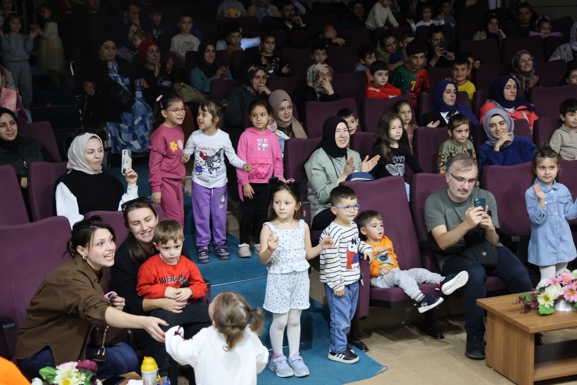 KARTEPE BELEDİYESİ, KÜLTÜR VE SANAT ETKİNLİKLERİ KAPSAMINDA YETİŞKİNLER VE ÇOCUKLAR İÇİN İKİ AYRI...