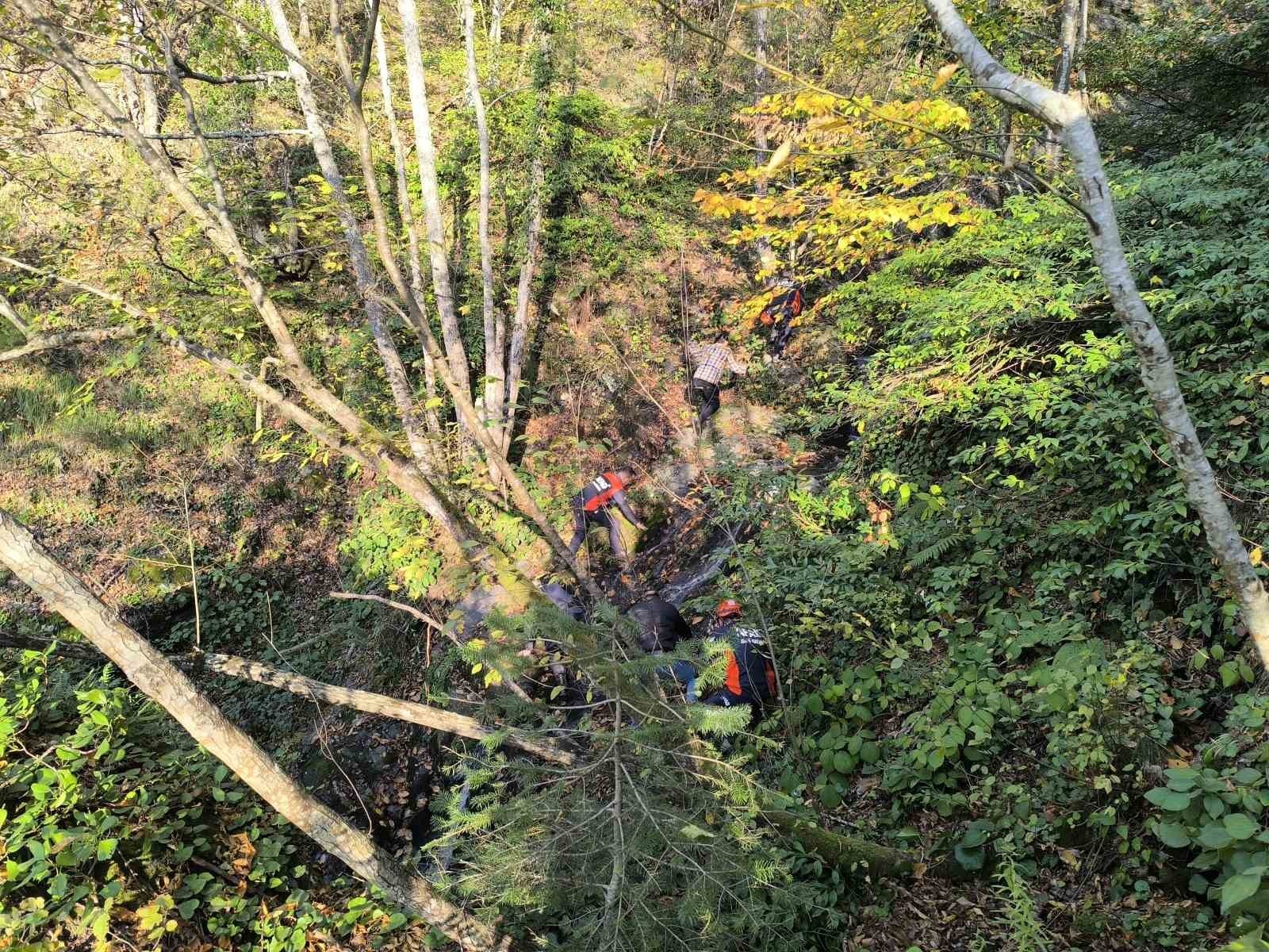 KASTAMONU’NUN BOZKURT İLÇESİNDE 10 GÜNDÜR ARANIN VE DERE YATAĞINDA CANSIZ BEDENLERİNE ULAŞILAN...