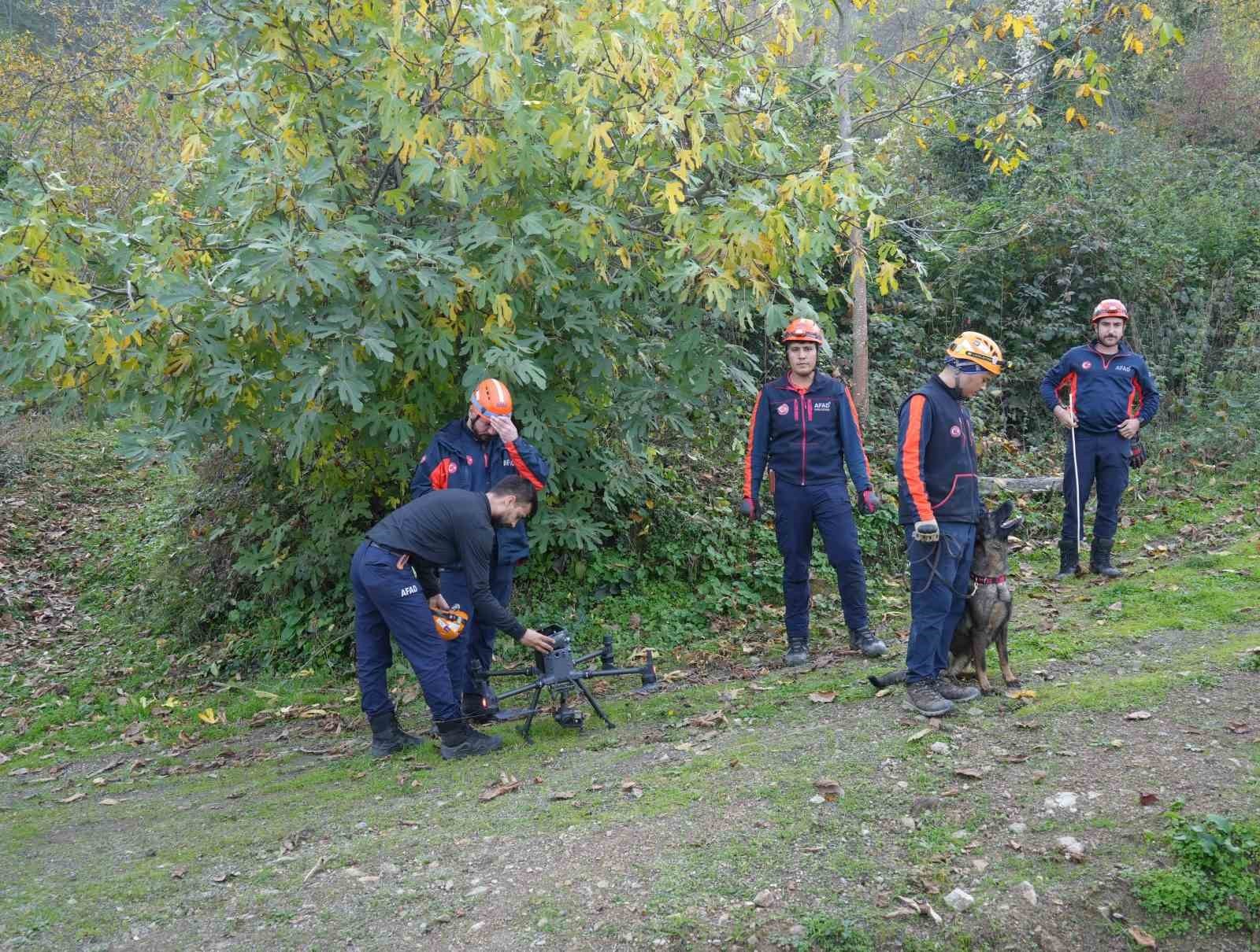 KASTAMONU’NUN BOZKURT İLÇESİNDE, ÇOCUĞUYLA BİRLİKTE KAYIP OLARAK ARANAN KADININ ANNESİ İLE ABLASI...
