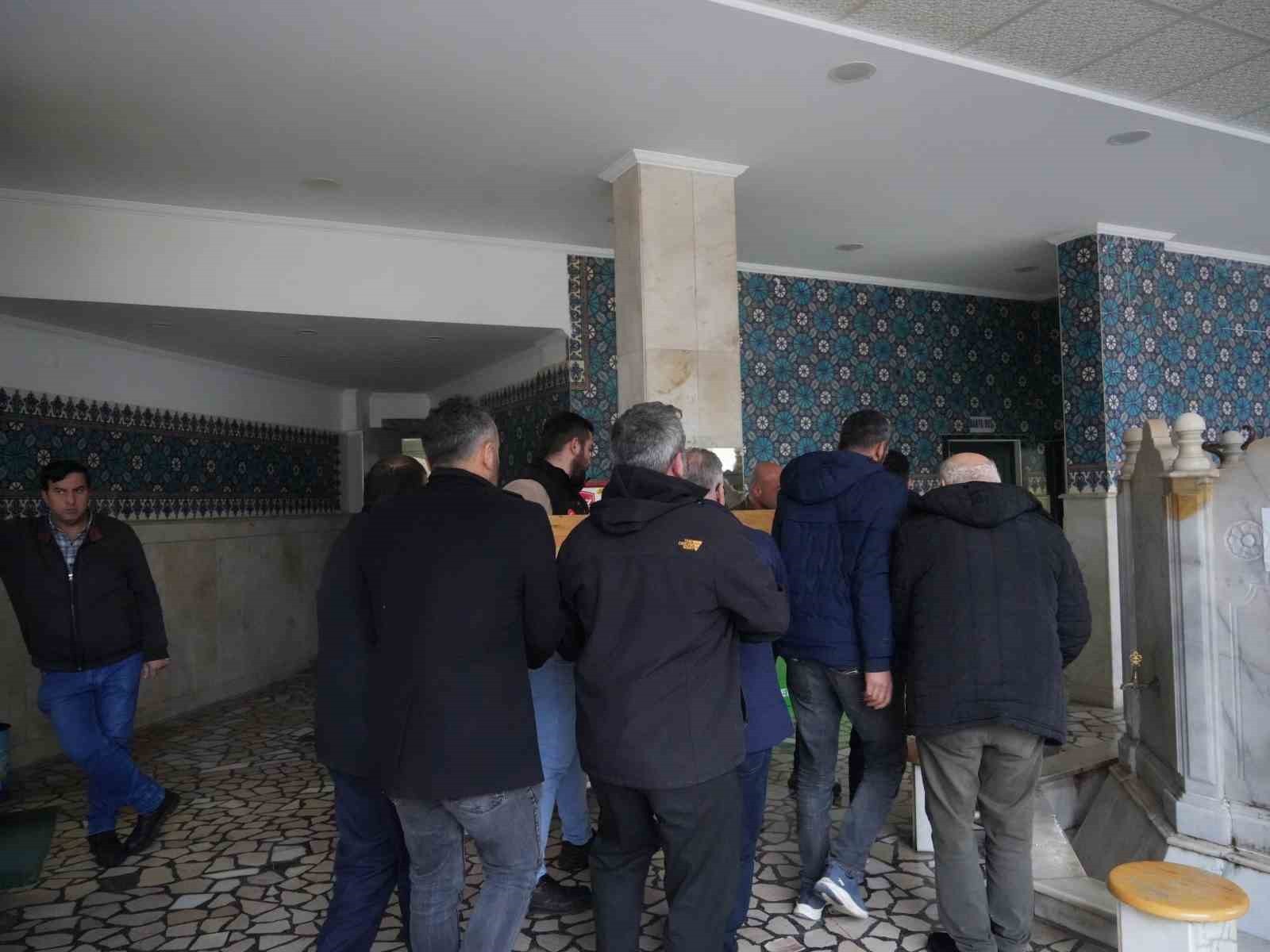 KASTAMONU’NUN BOZKURT İLÇESİNDE DERE YATAĞINDA CANSIZ BEDENLERİNE ULAŞILAN ANNE İLE OĞLUNUN...