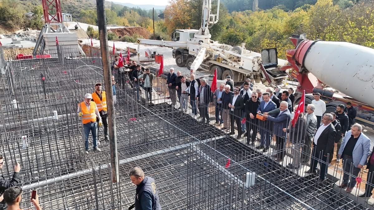 KAVAKLIDERE’DE UZUN SÜREDİR BEKLENEN 9. ETAP (MENTEŞE 2. ETAP) TOKİ KONUTLARI PROJESİ İÇİN İLK...