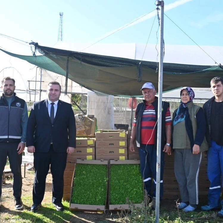 KAYMAKAM ÜNAL'DAN ÇİFTÇİLERE SERTİFİKALI TOHUM DESTEĞİ