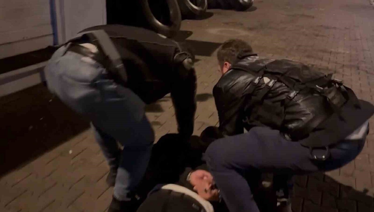 KAYSERİ'DE POLİS EKİPLERİ TARAFINDAN YAPILAN ÇALIŞMALARDA 1 KİLO 500 GRAM UYUŞTURUCU MADDE ELE...