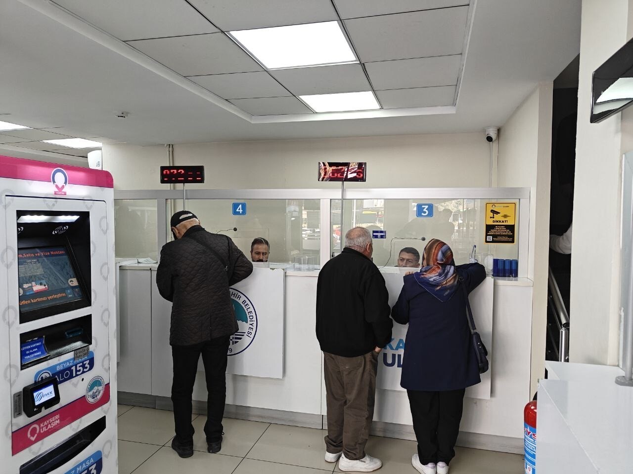 KAYSERİ BÜYÜKŞEHİR BELEDİYESİ TARAFINDAN HİZMETE SUNULAN ABONMAN KART HİZMETİ İLE HEM ÖĞRENCİLER...