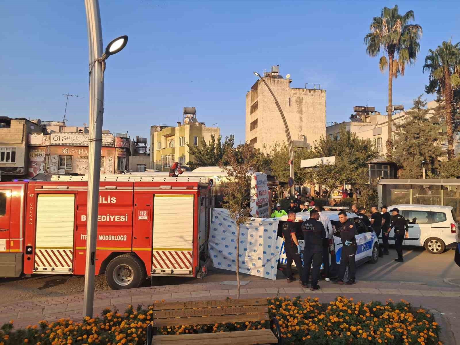 KİLİS’TE HALK OTOBÜSÜ YAYAYA ÇARPTI: 1 ÖLÜ