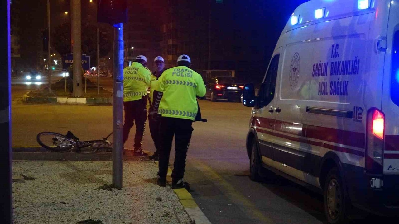 KİLİS’TE OTOMOBİLLE BİSİKLET ÇARPIŞTI: 1 AĞIR YARALI