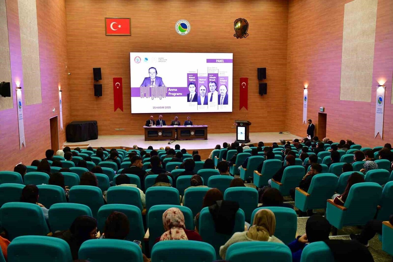 KIRŞEHİR'DE "EĞİTİMCİ-YAZAR PROF. DR. EROL GÜNGÖR ANMA PROGRAMI" GERÇEKLEŞTİRİLDİ. AHİ EVRAN...