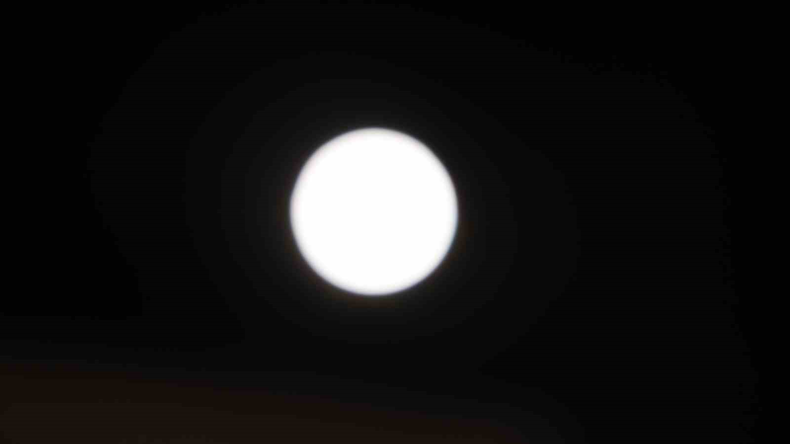 KIRŞEHİR’DE VATANDAŞLAR, 2025 YILININ EN BÜYÜK VE EN PARLAK DOLUNAYI OLAN "SÜPER AY"I TARİHİ...