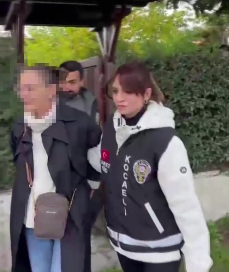 KOCAELİ'DE 2007 YILINDA ÇÖP KONTEYNERİNE TERK EDİLMİŞ HALDE BULUNAN VE GÖBEK BAĞIYLA ÖLDÜRÜLDÜĞÜ...