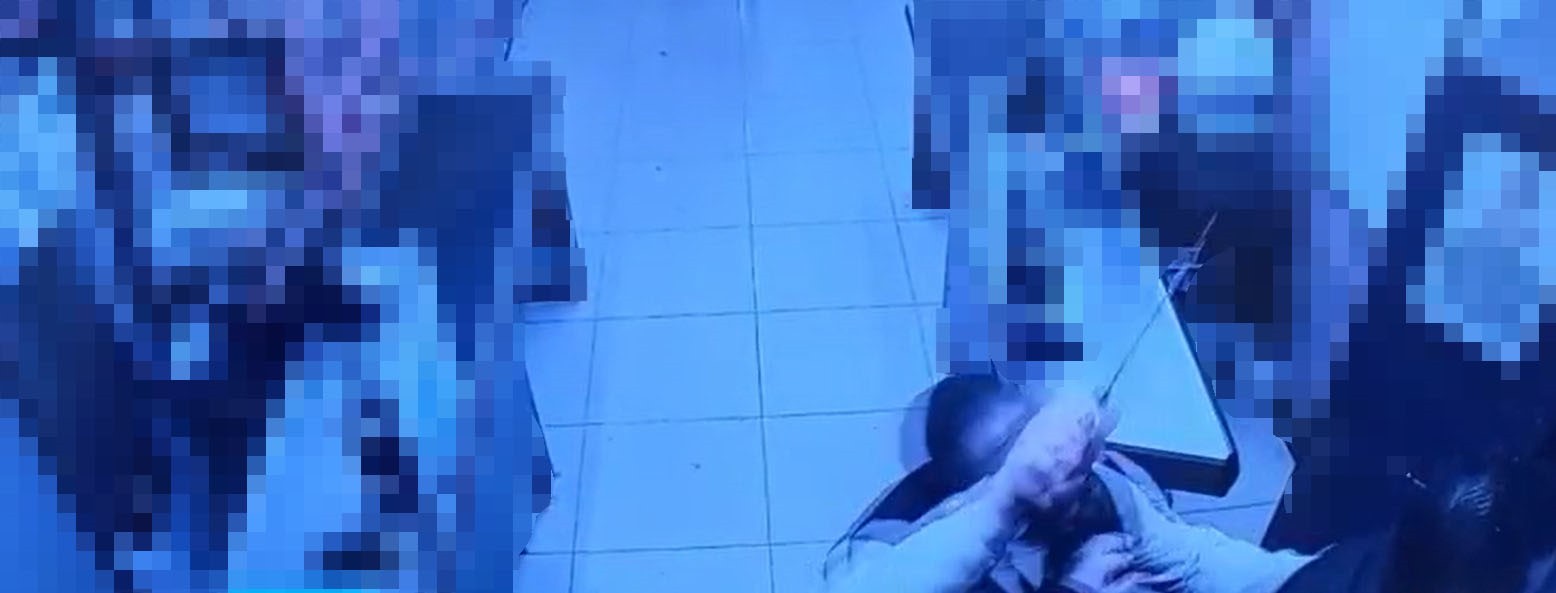 KOCAELİ'DE ŞEKER DÖKEN ÇOCUĞU UYARDIĞI İDDİA EDİLEN MARKET KASİYERİ, ÇOCUĞUN BABASI VE YANINDAKİ...