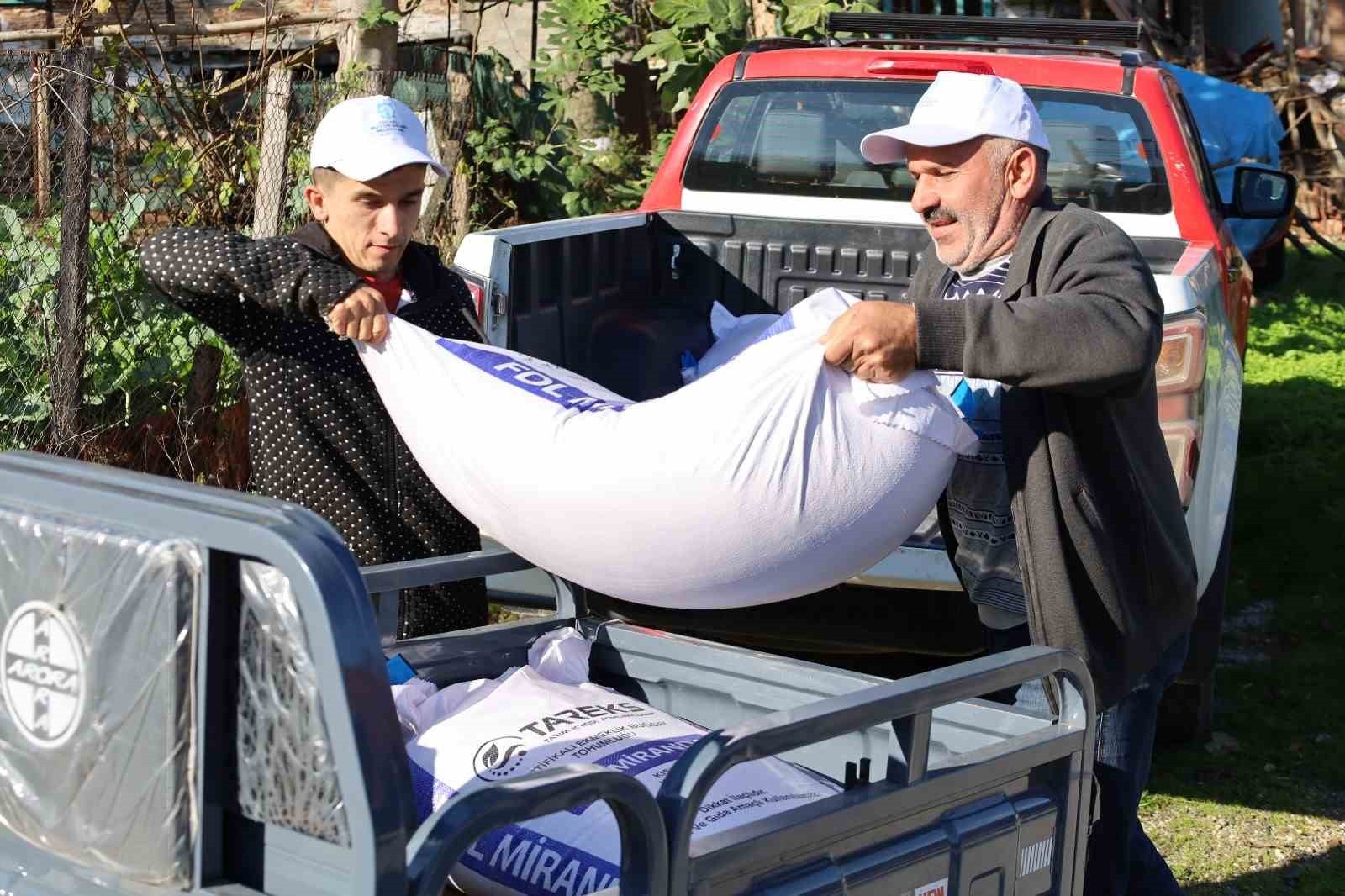 KOCAELİ'DE YAZ AYLARINDA KÖRFEZ VE KANDIRA İLÇELERİNDE ÇIKAN YANGINLARDA TARLALARI VE AMBARLARI...