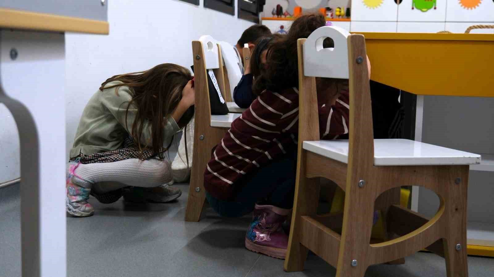 KOCAELİ'DEKİ LOKOMOTİF ÇOCUK KÖYÜ'NDE, AFET BİLİNCİNİ ARTIRMAK AMACIYLA ÇOCUKLAR VE AİLELERİ İÇİN...