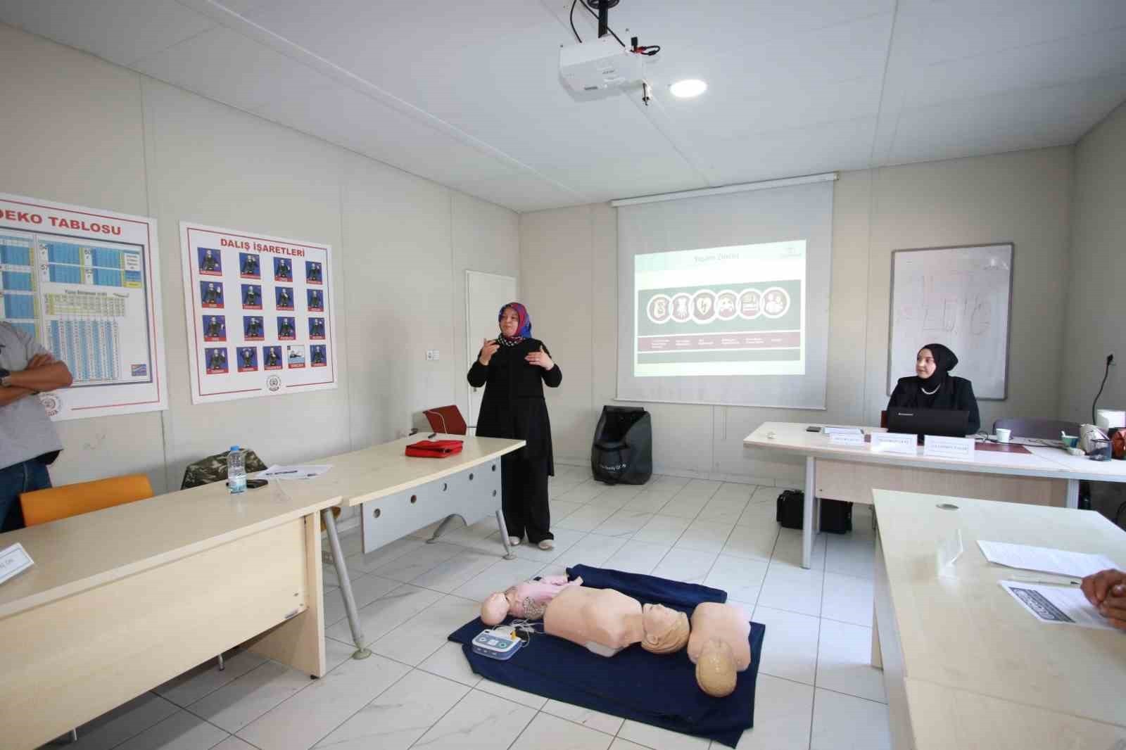 KOCAELİ BÜYÜKŞEHİR BELEDİYESİ, MUHTEMEL ACİL DURUMLARA MÜDAHALE KAPASİTESİNİ ARTIRMAK AMACIYLA YOL...