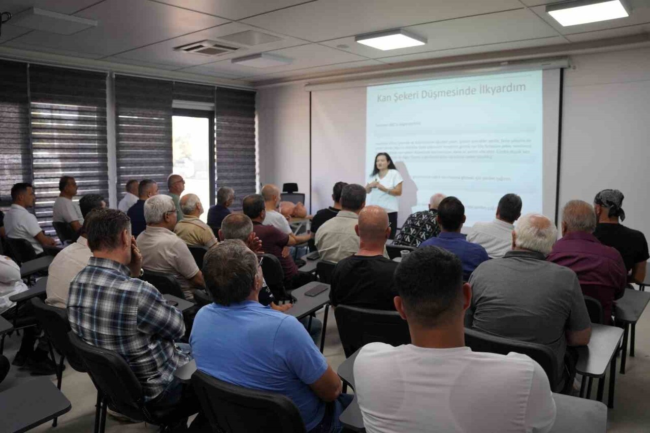 KOCAELİ’DE TOPLU TAŞIMA, TİCARİ TAKSİ VE SERVİS SÜRÜCÜLERİNE VERİLEN KAPSAMLI EĞİTİMLERLE ULAŞIMDA...