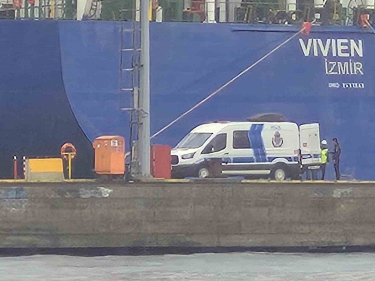 KOCAELİ’NİN KÖRFEZ İLÇESİ KİRAZLIYALI MAHALLESİ AÇIKLARINDA ALABORA OLAN TEKNEDE 1 KİŞİ HAYATINI...