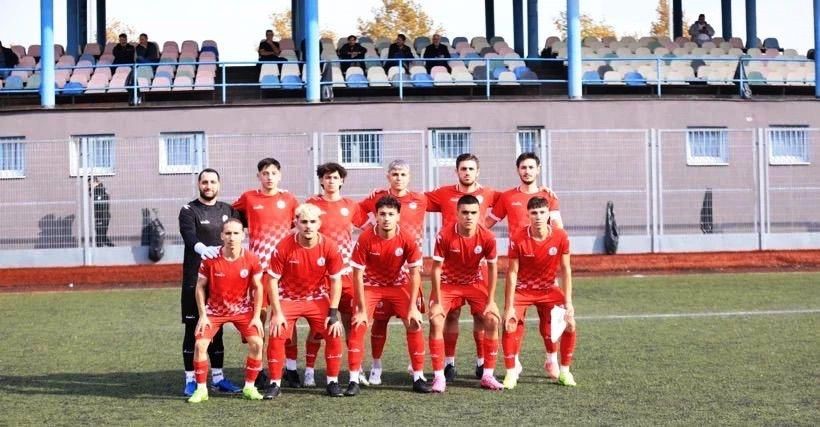 KOCAELİ SÜPER AMATÖR LİG'DE MÜCADELE EDEN KÖRFEZ GENÇLERBİRLİĞİ SPOR KULÜBÜ, GENÇ KADROSUYLA...