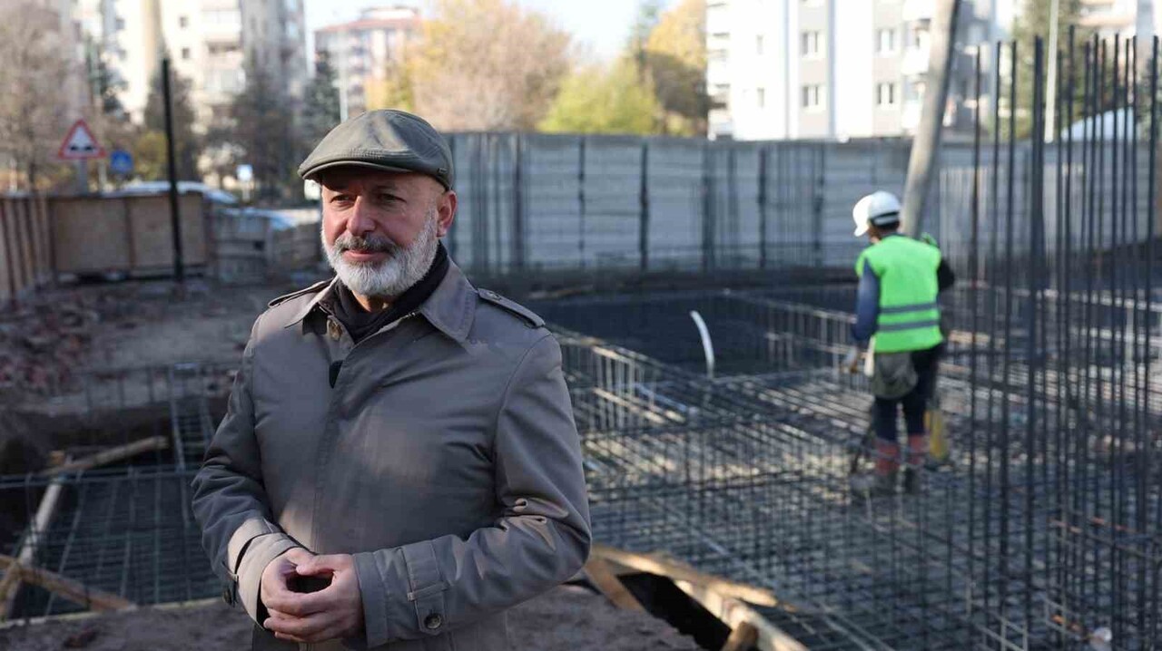 KOCASİNAN BELEDİYE BAŞKANI AHMET ÇOLAKBAYRAKDAR; ERCİYESEVLER MAHALLESİ'NDE YAPILACAK 7 HEKİMLİ...