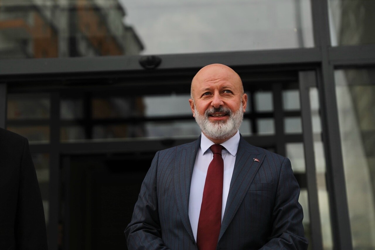 KOCASİNAN BELEDİYE BAŞKANI AHMET ÇOLAKBAYRAKDAR; YUNUSEMRE MAHALLESİ’NDE KENTSEL DÖNÜŞÜM PROJESİ...