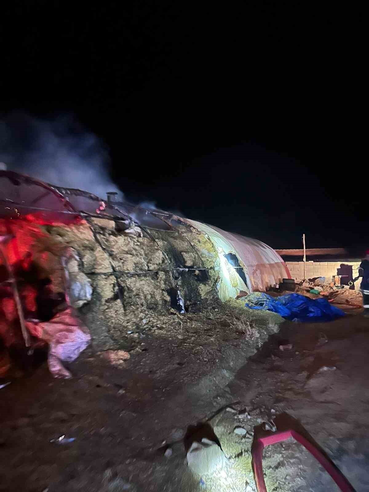 KONYA’NIN KULU İLÇESİNDE SAMAN BALYALARI YANDI